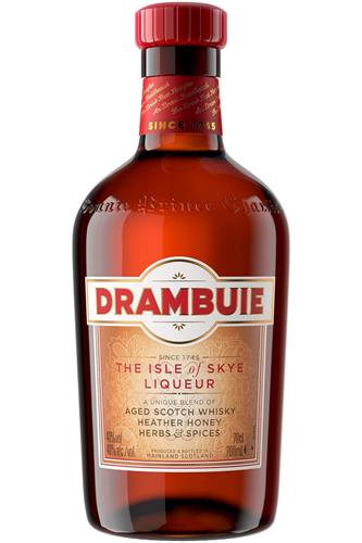 DRAMBUIE SINCE 1745 THE ISLE of SKYE LIQUEUR A UNIQUE BLEND OF AGED SCOTCH WHISKY HEATHER HONEY HERBS & SPICES 40 % vol 40 % alc / vol . PRODUCED & BOTTLED IN MAINLAND SCOTLAND 70cl 700ml trademark